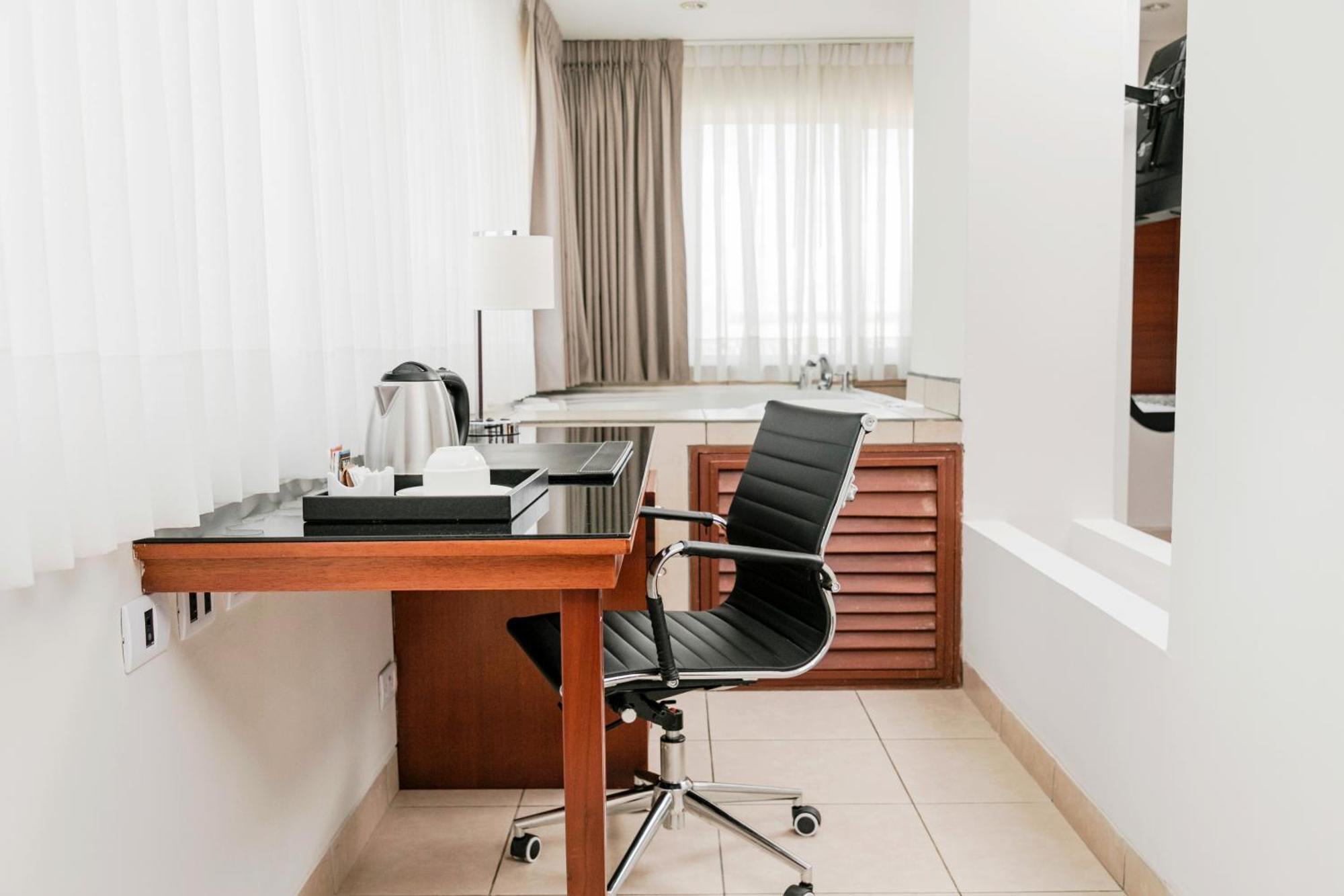 Wyndham Costa Del Sol Пукальпа Экстерьер фото