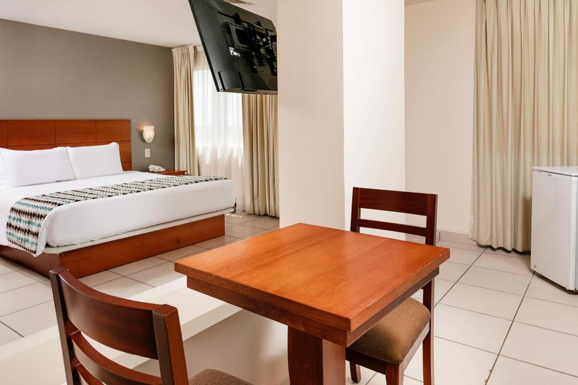 Wyndham Costa Del Sol Пукальпа Экстерьер фото